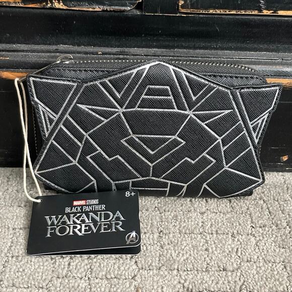 Marvel Studios Loungefly Wakanda  Forever Zip Wallet NWT - Picture 1 of 5
